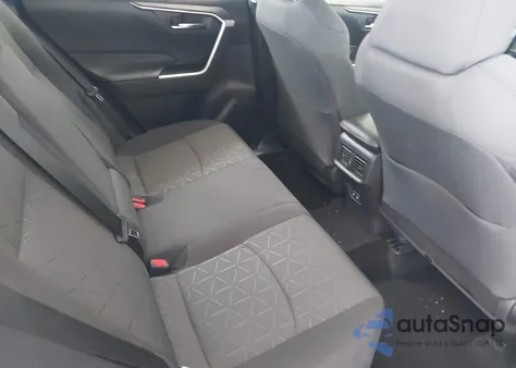 2021 Toyota Rav4 Xle z USA, uszkodzony, nr VIN 2T3P1RFV8MC242220